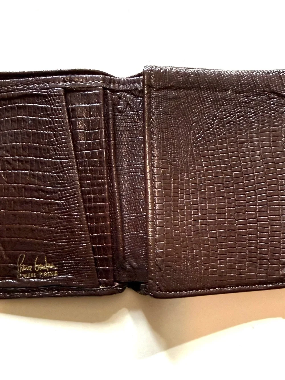 Vintage Prince Gardner Genuine Pebbled Pigskin Trifold Wallet.Made in the USA